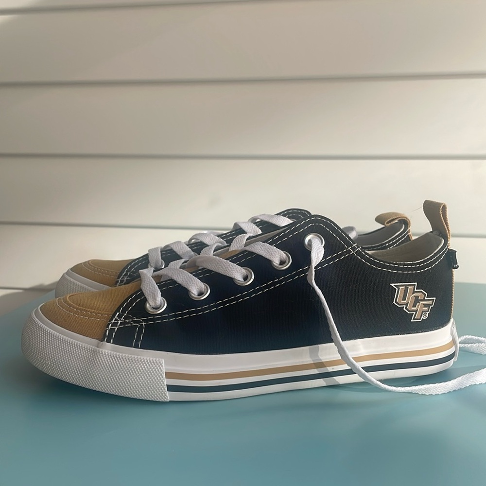 University of Central Florida (UCF) Knights Game Day Skicks Sneakers W6/M4 NWOT